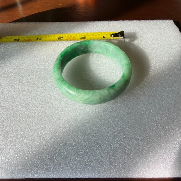 Jade Bangle Bracelet - Picture 2 of 4